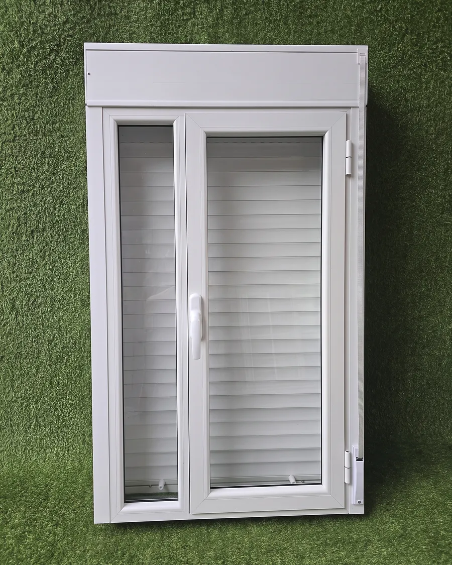 Ventana de abrir de aluminio blanco con cortina